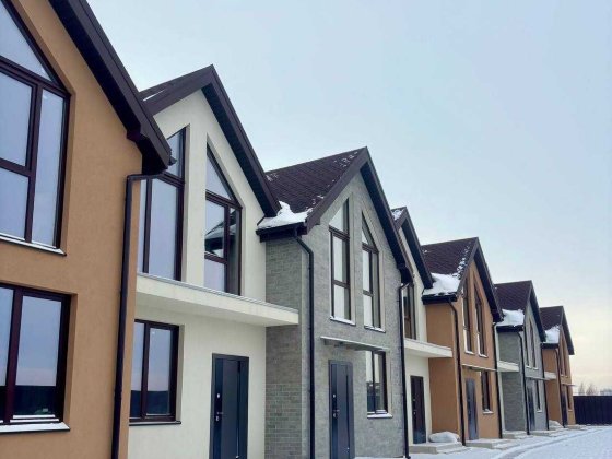 Ідеальна пропозиція для тих хто любить тишу, але поруч з Києвом! Чайки