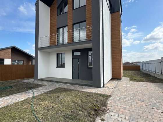 Будинок в котеджному містечку, поруч з рестораном Шевченкове