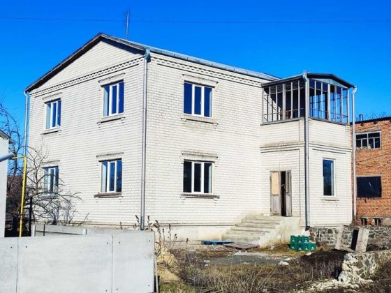 Продам  чудовий будинок Новомиргород