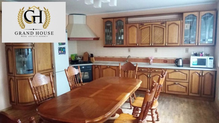 Продам просторий двоповерховий будинок. Бережинка. - фото 1