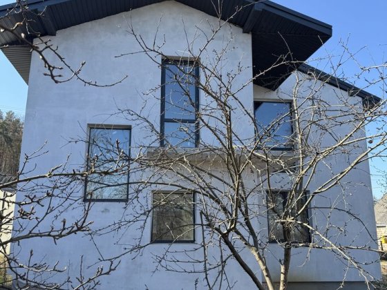 Будинок у Винниках гарна локація, мальовнича природа Винники