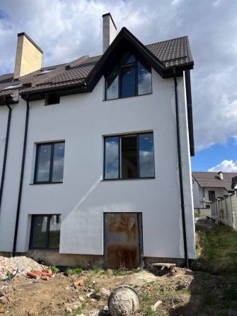 До продажу котедж загальною площею 160 м²   с. Сокільники, вул. Бічна-Успенська. - фото 1