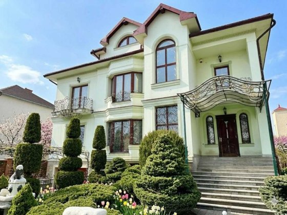 Продаж вишуканого особняка, в елітному районі Брюхович. Брюховичі