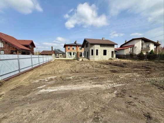 Продаж будинку в Брюховичах, поруч з сосновим лісом Брюховичі