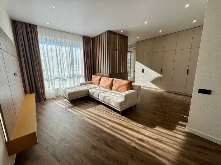 Продаж котеджу з ремонтом в Брюховичах - фото 1