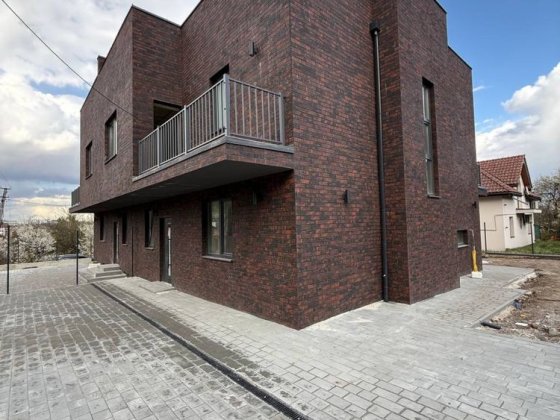 Продаж будинку (котеджу) преміум якості з величезною терасою на даху Винники Винники