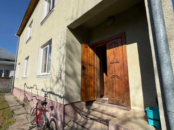 Продаж двоповерхового будинку із земельною ділянкою у м. Самбір! Самбір