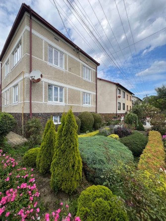 Продаж будинку у м. Самборі 10 соток | 2 поверхи + 2 гаражі - фото 1