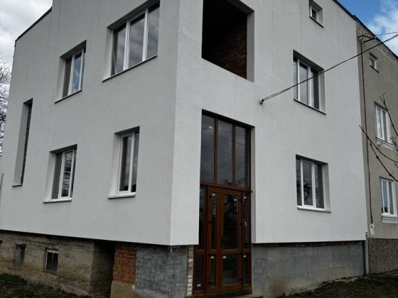 Продається цегляний спарений будинок в м. Самбір Самбір