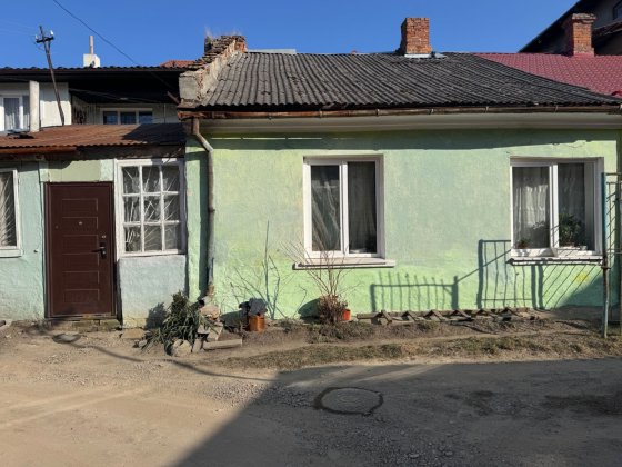 Продаю квартиру/частину будинку в центральні частині міста під бізнес Самбір