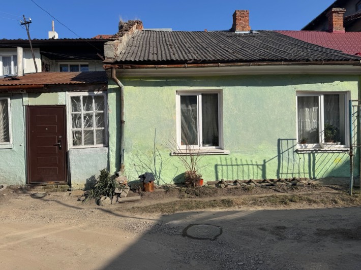 Продаю квартиру/частину будинку в центральні частині міста під бізнес - фото 1