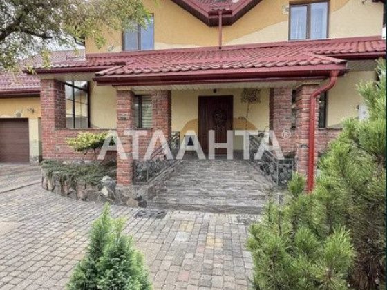 Продаж сучасного та елегантного будинку для комфортного життя родини Рудне