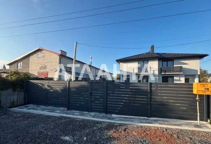 Продаж сучасного будинку з авторським ремонтом - фото 1