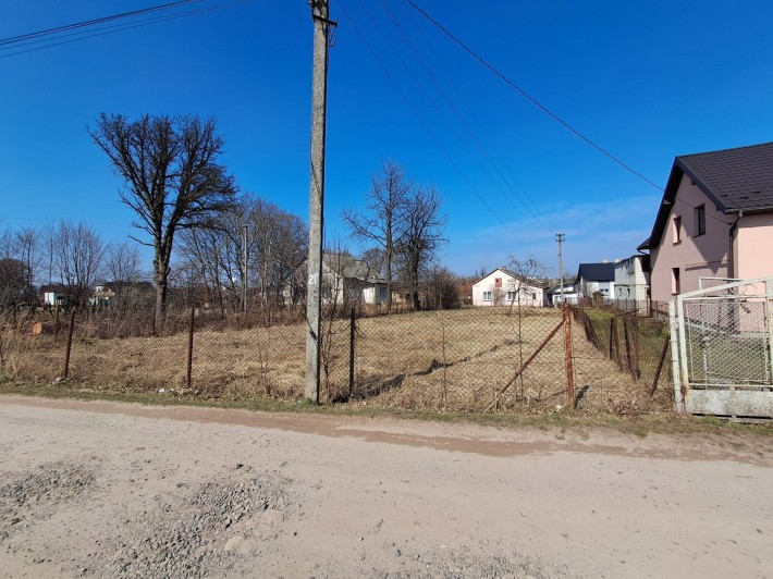 Продаж будинку з ділянкою 16 соток в Скнилові - фото 1