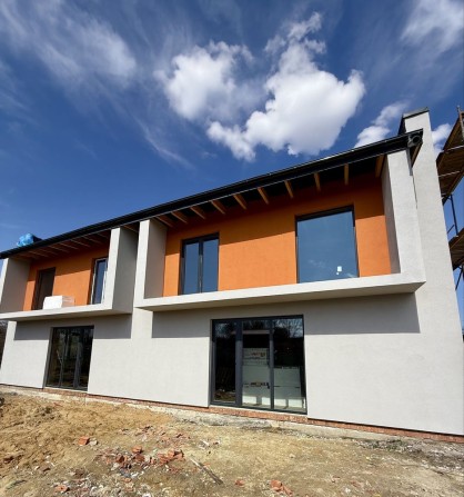 Готовий котедж в Скнилові з гаражем / 3,5 сот землі - фото 1