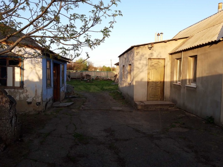 Продаётся домовладение  2 одноэтажных дома в одном дворе - фото 1