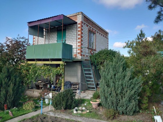 Продаж дачного будинку з зімельной ділянкой Зайчівське