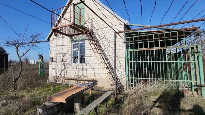 Дачний будинок з участком - фото 1