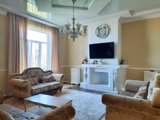 У продажу сучасний будинок з ремонтом і ділянкою 10 соток Лиманка