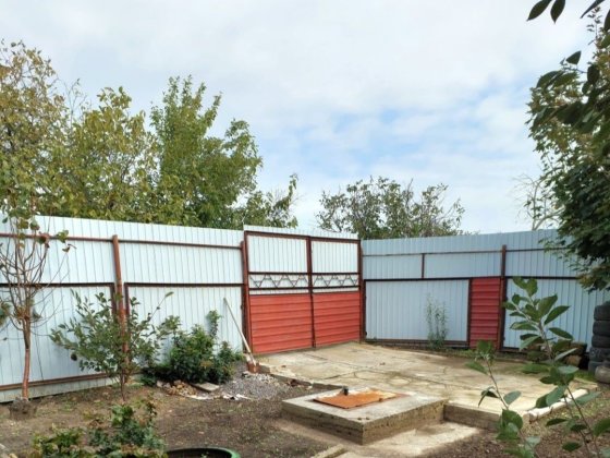 Продам затишний будинок. Великодолинське