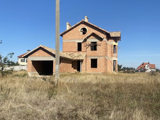 В продаже недостроенный дом с качественных материалов , возле моря Фонтанка