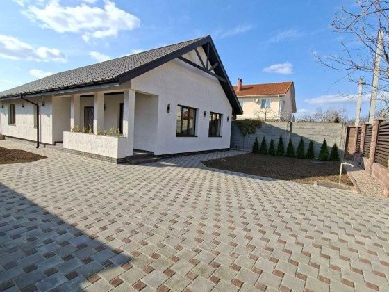 Шикарный дом с новым  ремонтом. До моря 10 минут пешком. Фонтанка