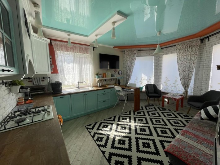 Продам дом в Нерубайском с хорошим ремонтом - фото 1