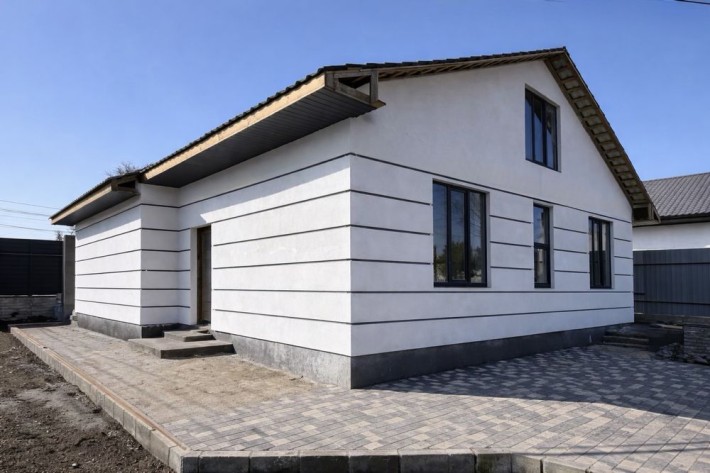 Продам новий стильний будинок мансардного типу 170 м² в с.Усатове - фото 1