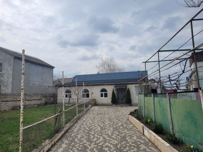 Усатово1 кап.дом под ремонт  новая крыша,газ. 6 соток. - фото 1