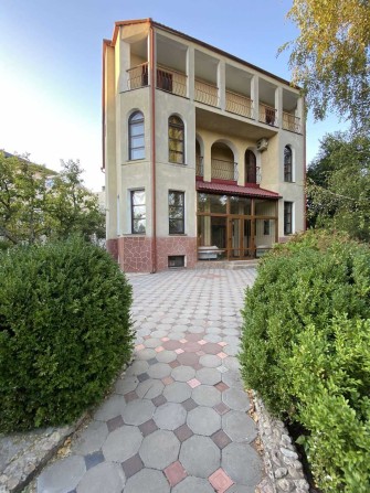 Пропонується до продажу 4-рівневий будинок на 9 сотках  біля моря - фото 1