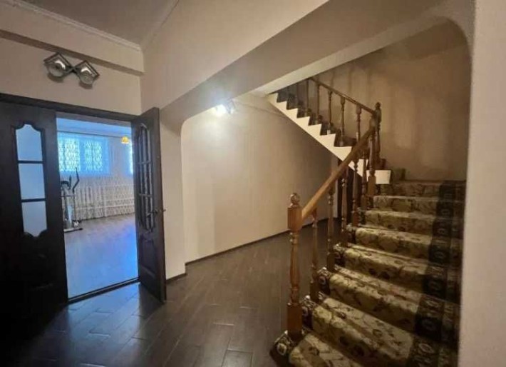 (13) Продам 2-поверховий будинок у с. Великий Дальник. - фото 1