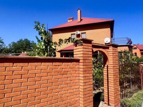 Фундаментальный дом в 450 м от пляжа. Закрытый кооператив. Санжейка. Санжійка