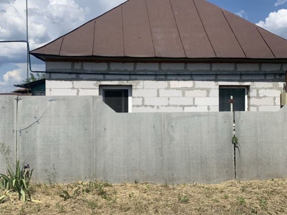 Будинок та ділянка в смт Котельва Котельва