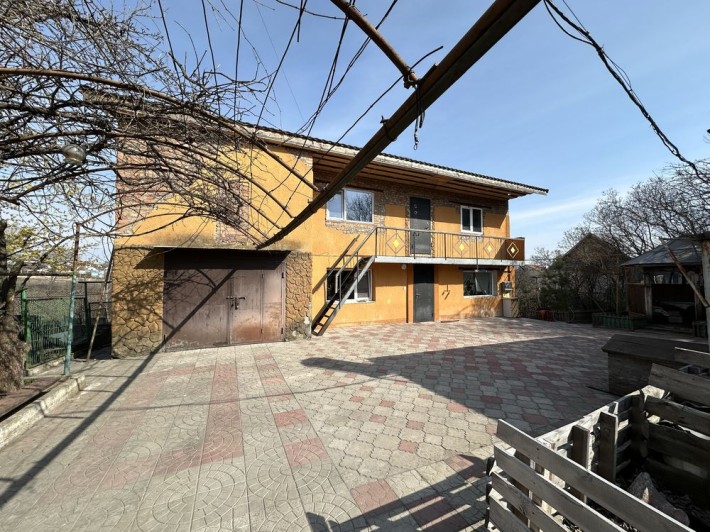 Продаж будинку  біля міста Біла Криниця - фото 1