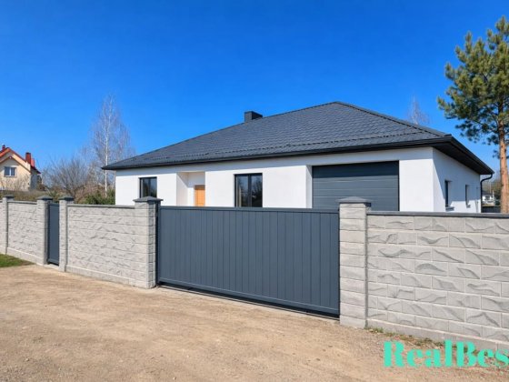 Будинок з гаражем та підвалом БК Біла Криниця