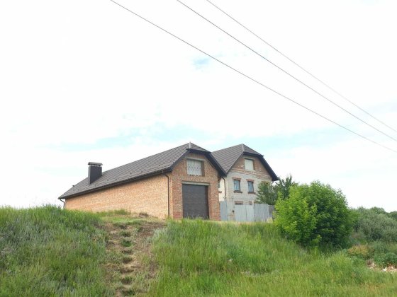 Продам будинок + 14 гектарів землі з яблуневим садом Верхняя Сыроватка