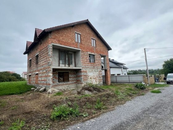 Продається окремий будинок у с. Петриків Петриків