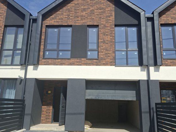 Продаж котеджу  з гаражем  120м2 Петриків
