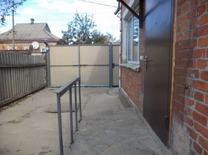 Продам дом в центре Богодухова - фото 1