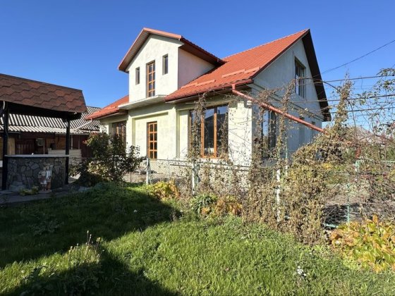 Продаж будинку у передмісті Шаровечка