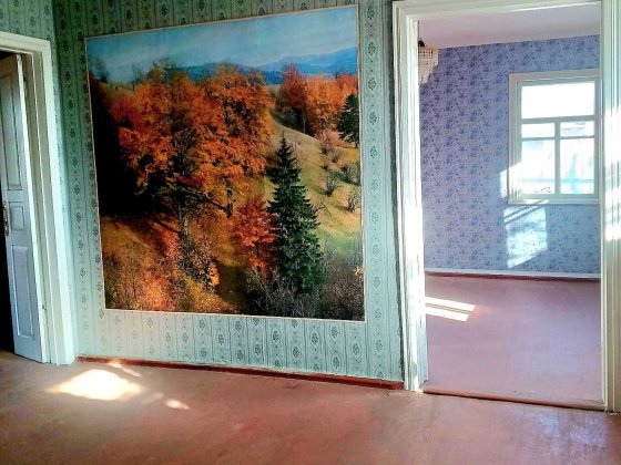 Будинок у Білозір’ї біля центру Білозір'я