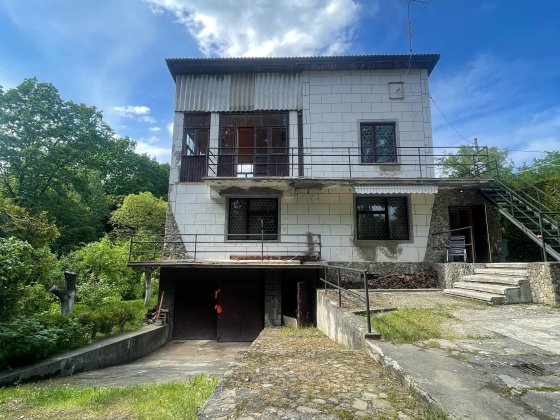 Продається дача біля лісу-35 соток землі (м.Сторожинець ) Сторожинець