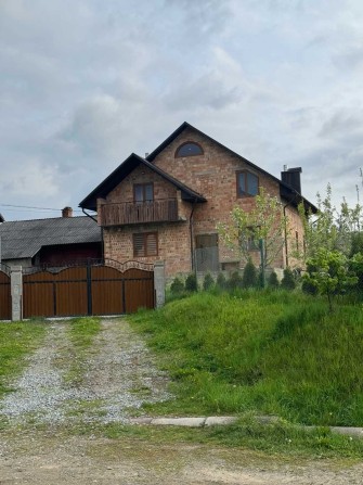 Окремий сучасний будинок з великою зем. ділянкою, с. Валя Кузьмина - фото 1