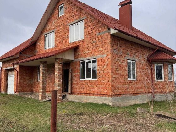 Продається будинок у Лужанах Незавершене будівництво, орієнтовно 250 м², 18 соток землі Лужани