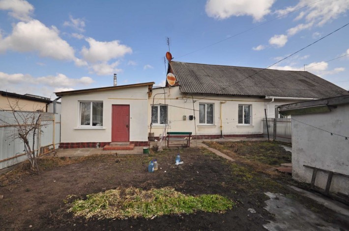 Частина будинку в зручному місці, вул. Івана Пулюя (Матросова) - фото 1