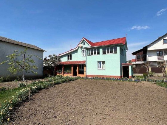 Продається будинок із земельною ділянкою. Центральна частина міста. Ивано-Франковск