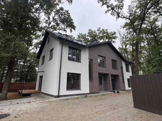 Якісний дуплекс із червоної цегли 120 м² — надійне будівництво, монолітні перекриття та власна ділян Буча