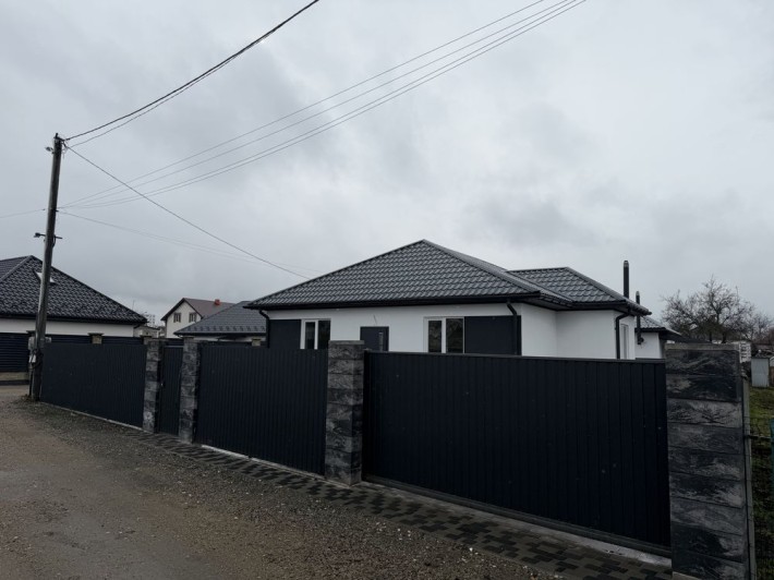 Продаж будинку неподалік центра з ремонтом - фото 1