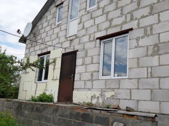 Новобудова та  майже пів гектара землі  в 14 км від Білої Церкви.