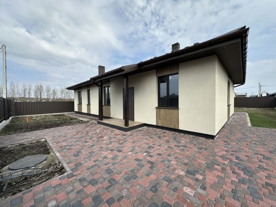 Будинок з терасої . Простора ділянка. Одноповерховий Буча
